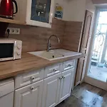 Apartment Ferme Aux Arbres, Gite, Rez-de-chaussee, Parking Clos Par Portail Lanfroicourt